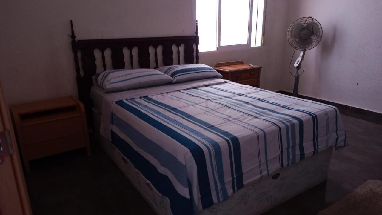 двухэтажная в аликанте 3 спальни Apartamento *