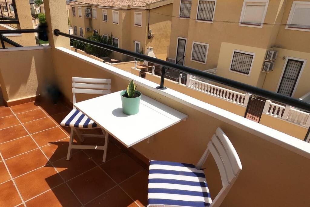 Close To Beaches & Golf Courses - With Pool & Bbq Apartamento *