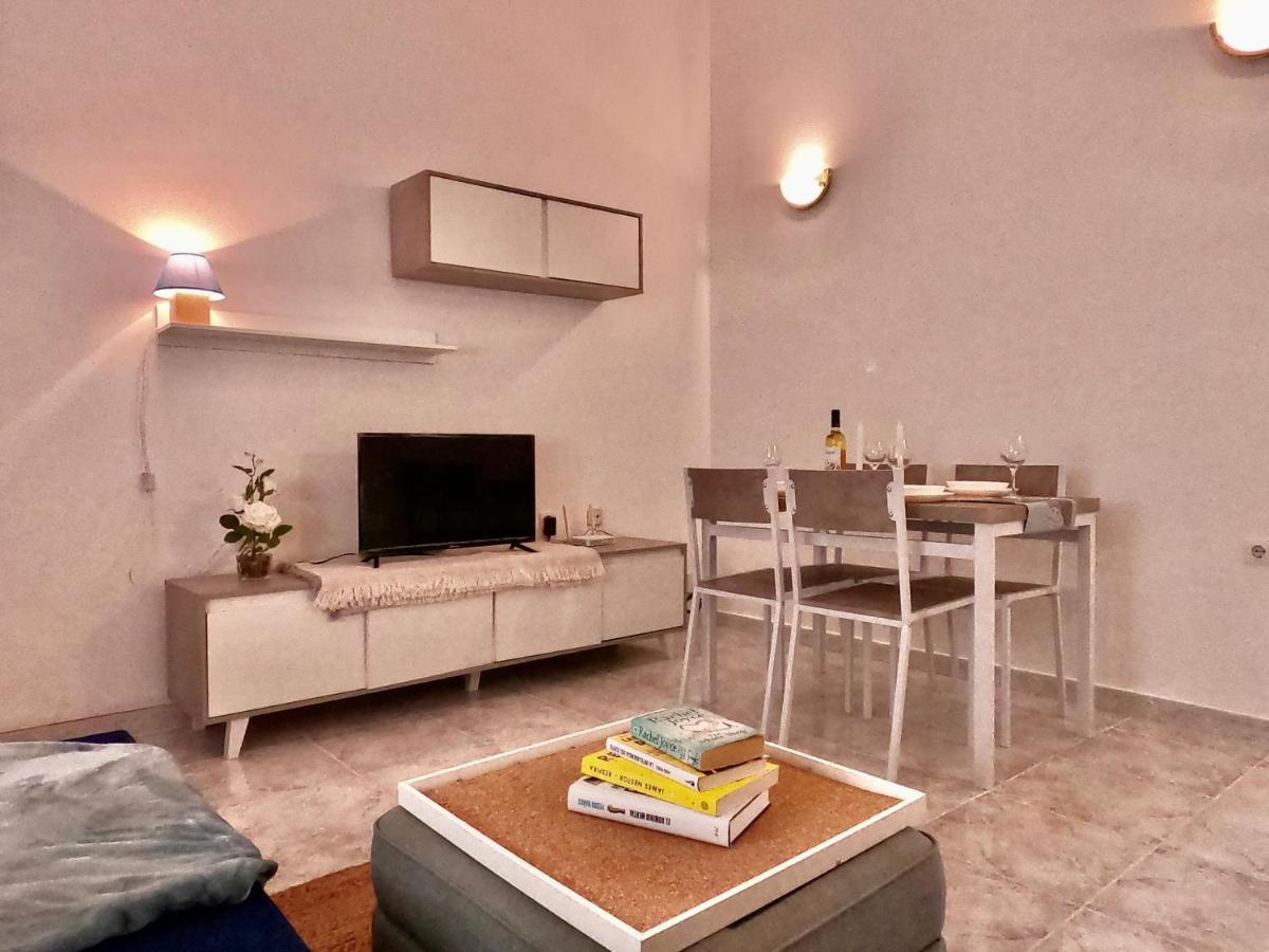 Apartamento Close To Beaches & Golf Courses - With Pool & Bbq *