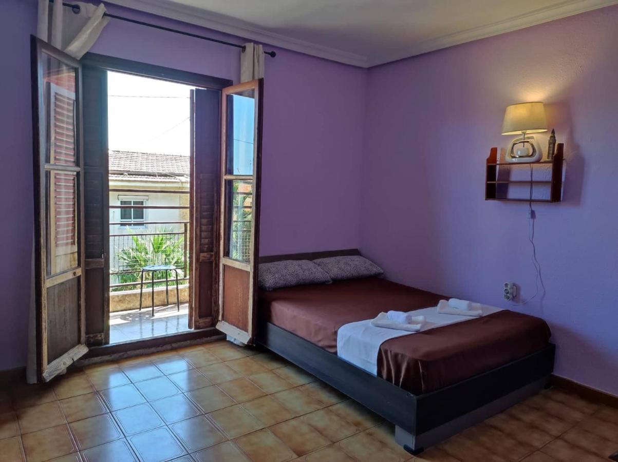27-3- Комната С Балконом В Квартире Аликанте Для 5 Человек Habitación en casa particular Alicante