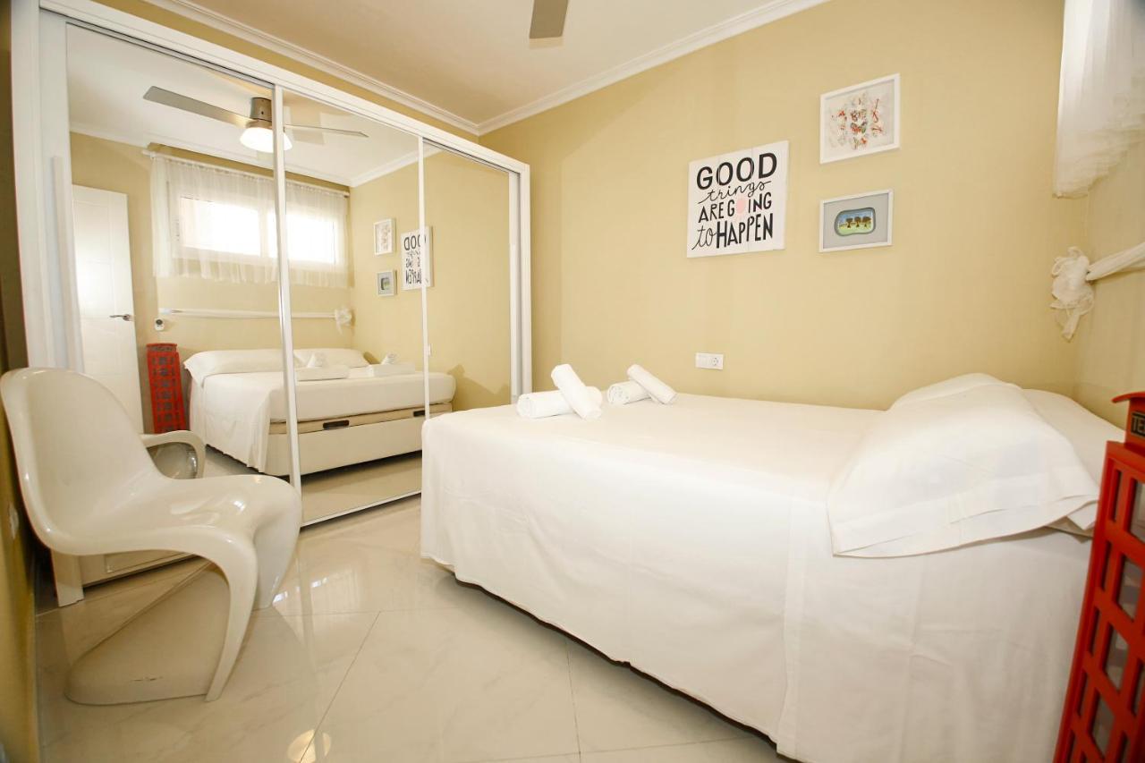 In Front Of The Sea With Ac And Pool Apartment