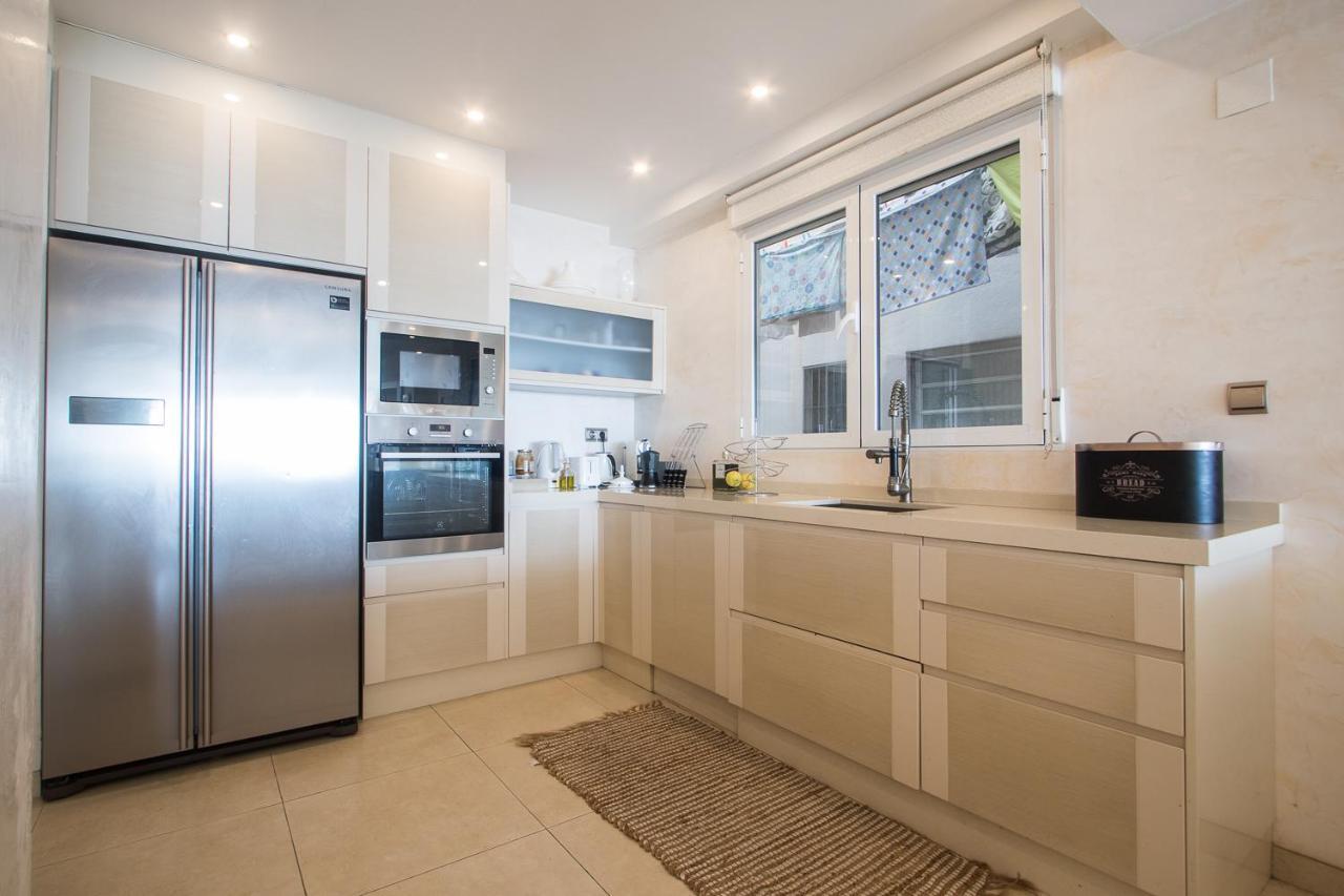First Line Luxury Apartamento *