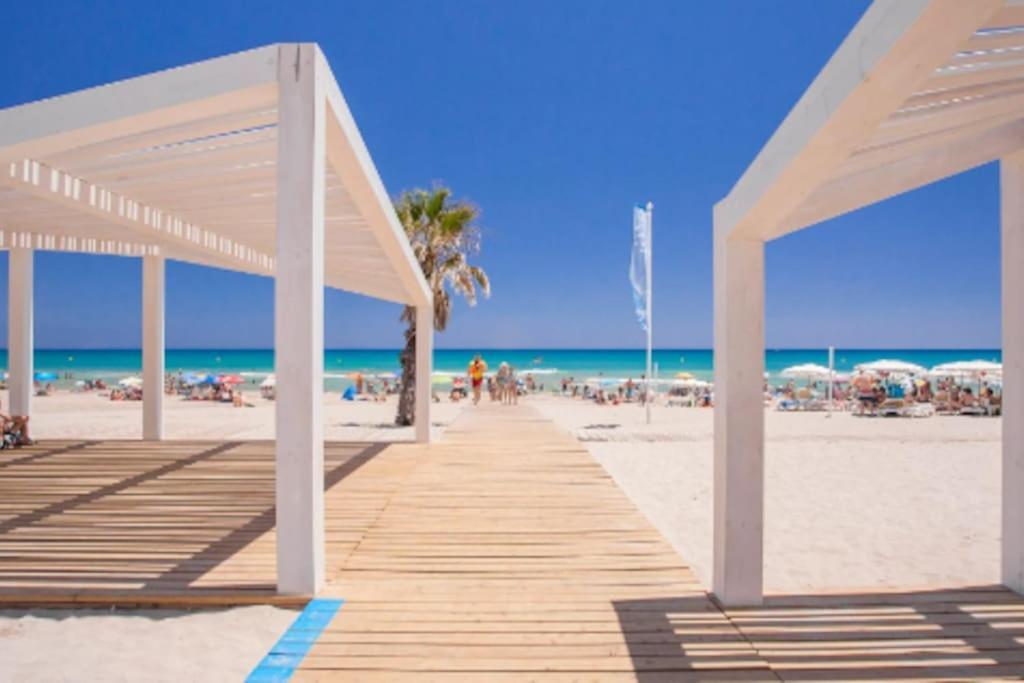 Amplio Apartamento 2 Dormitorios Cerca De La Playa Apartamento