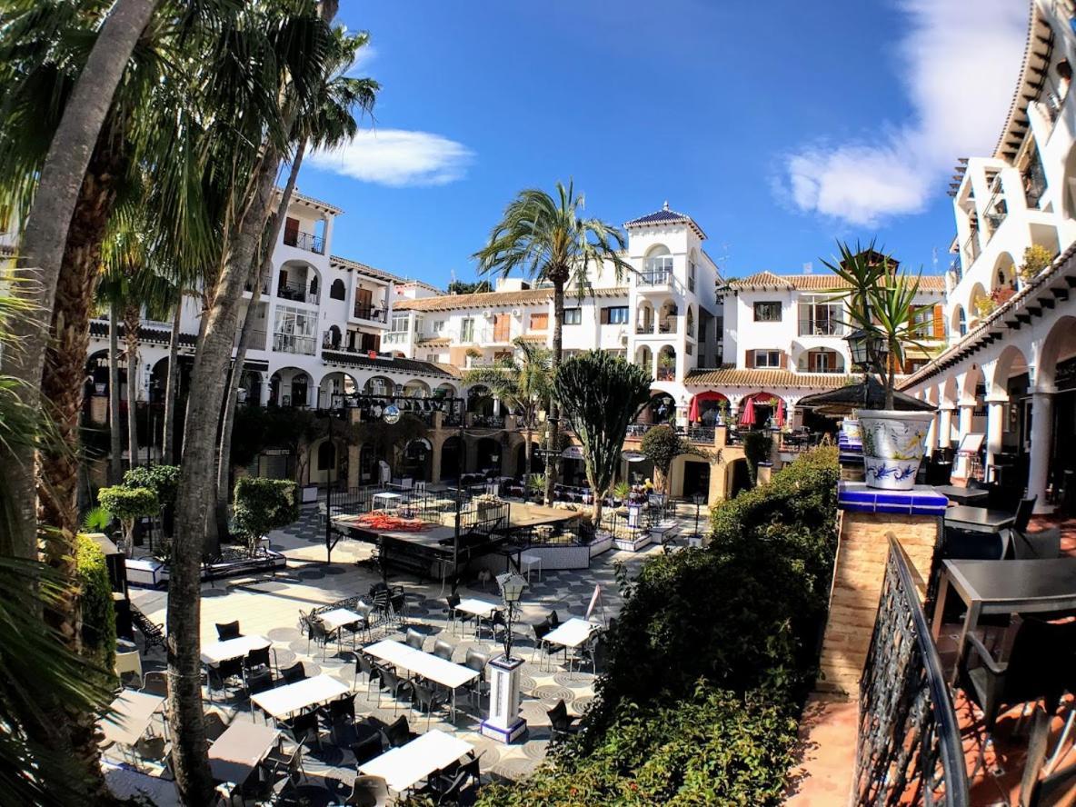 Golf&live Music Lovers Pool Views, Villamartin Plaza Apartment *
