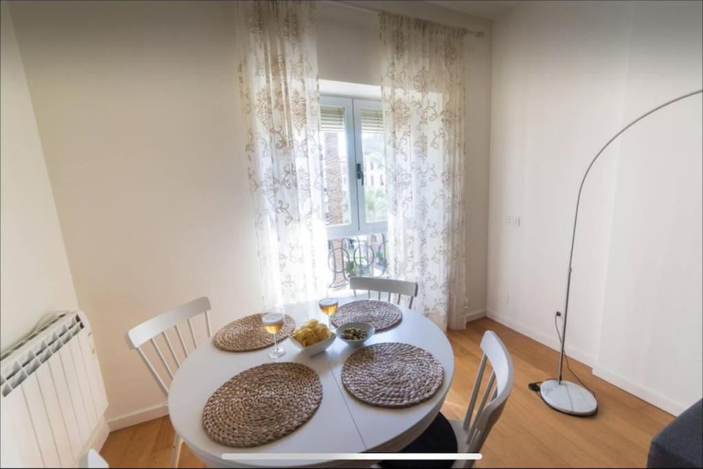 Beach, History And Center In One Apartment *