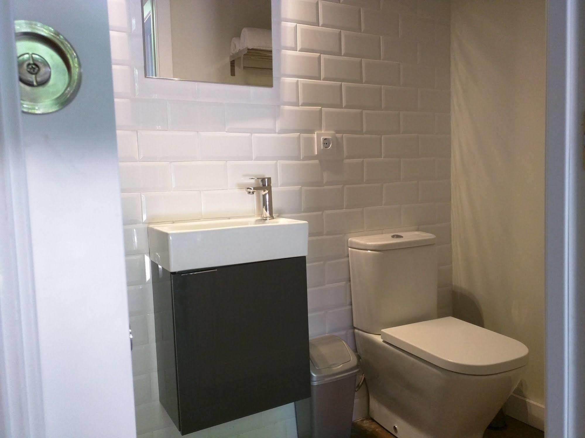 Nwt Paradise Urban Hostel