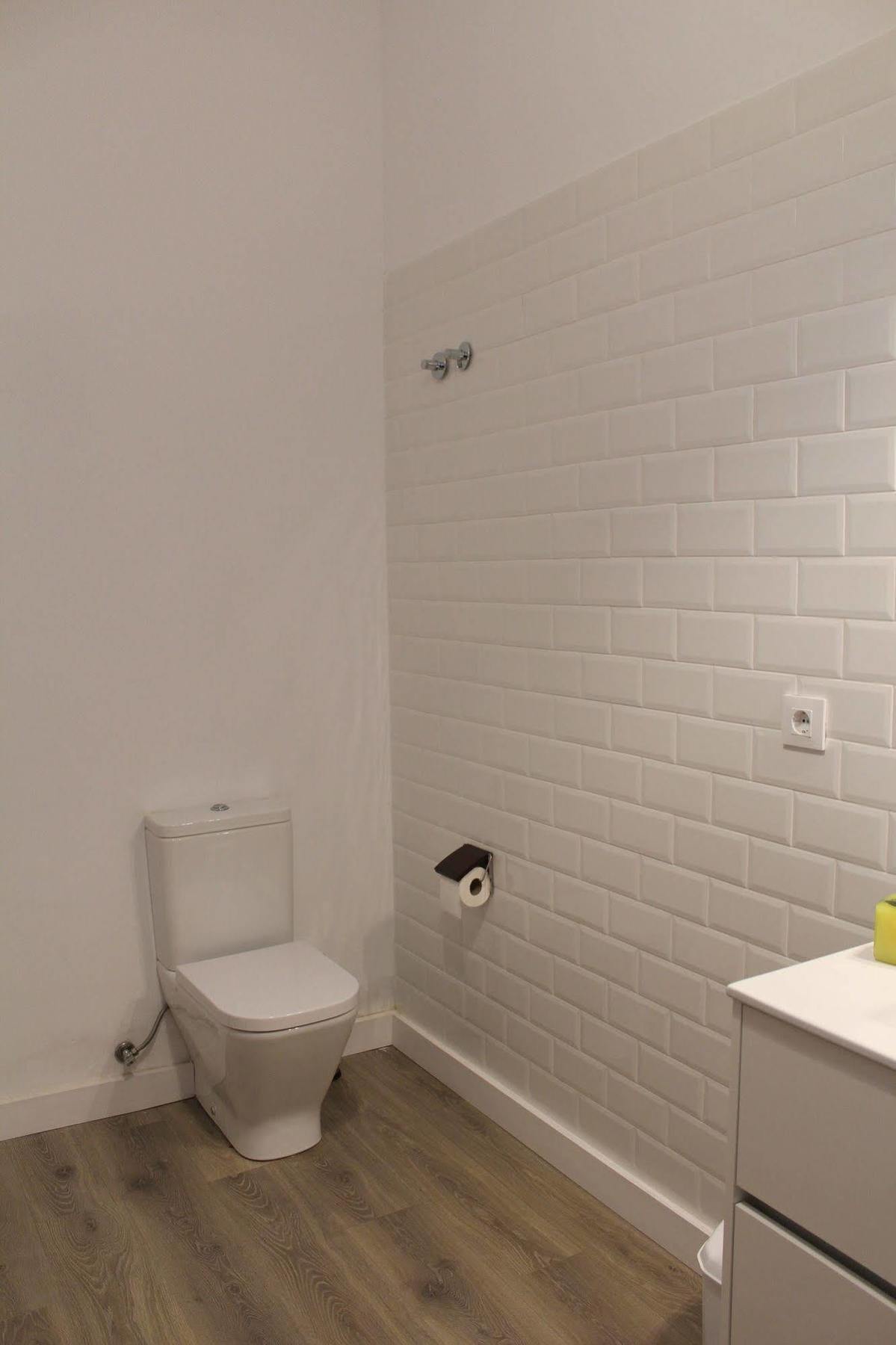 Nwt Paradise Urban Hostel