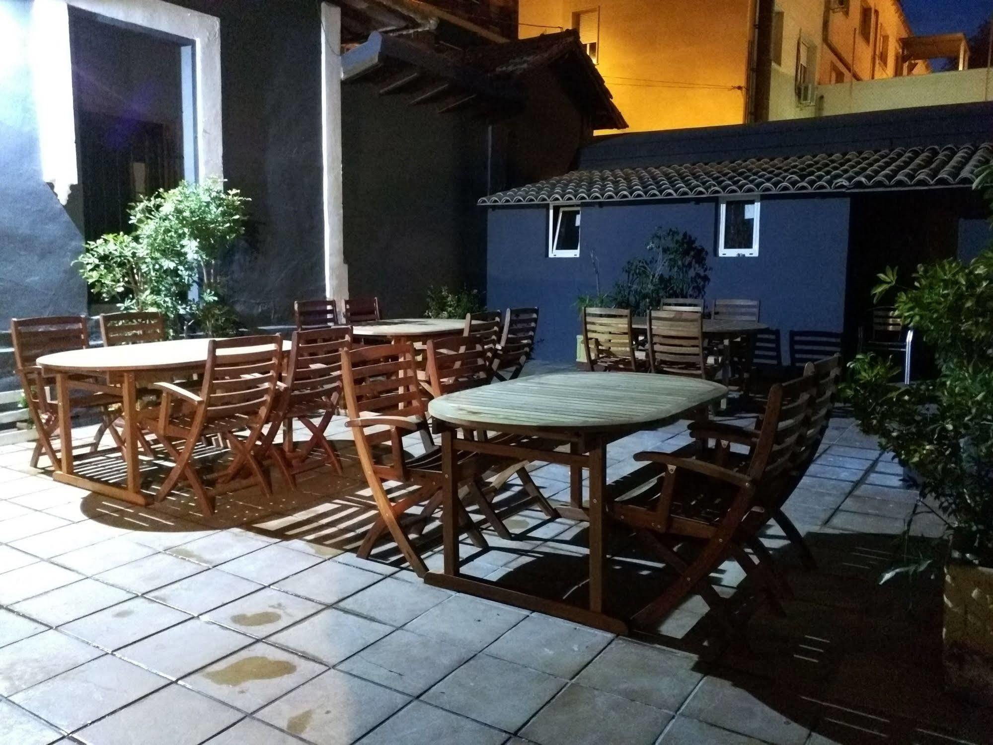 Nwt Paradise Urban Hostel