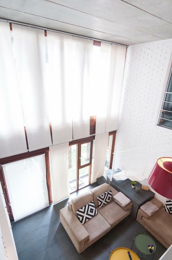 Design And Luminous Duplex In The Old Town *