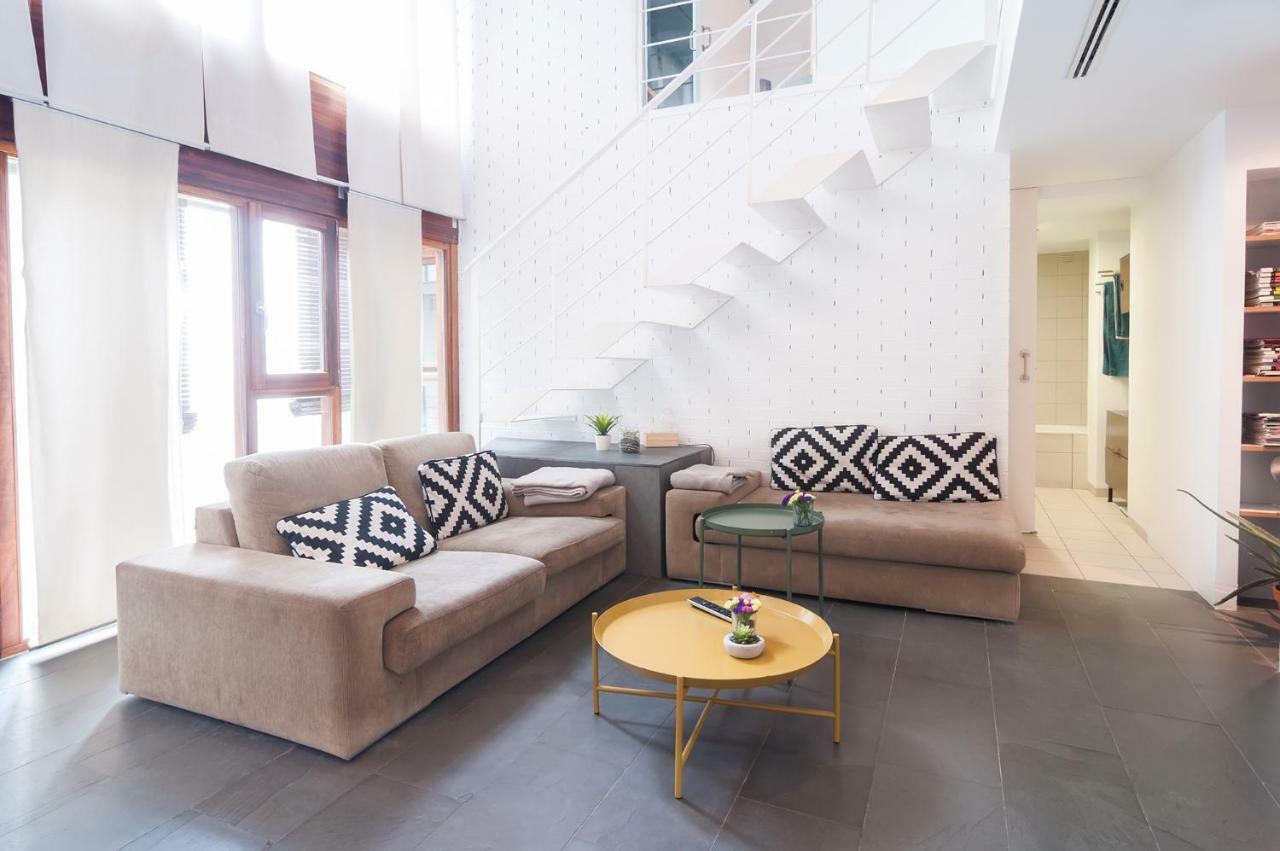 Design And Luminous Duplex In The Old Town * Alicante