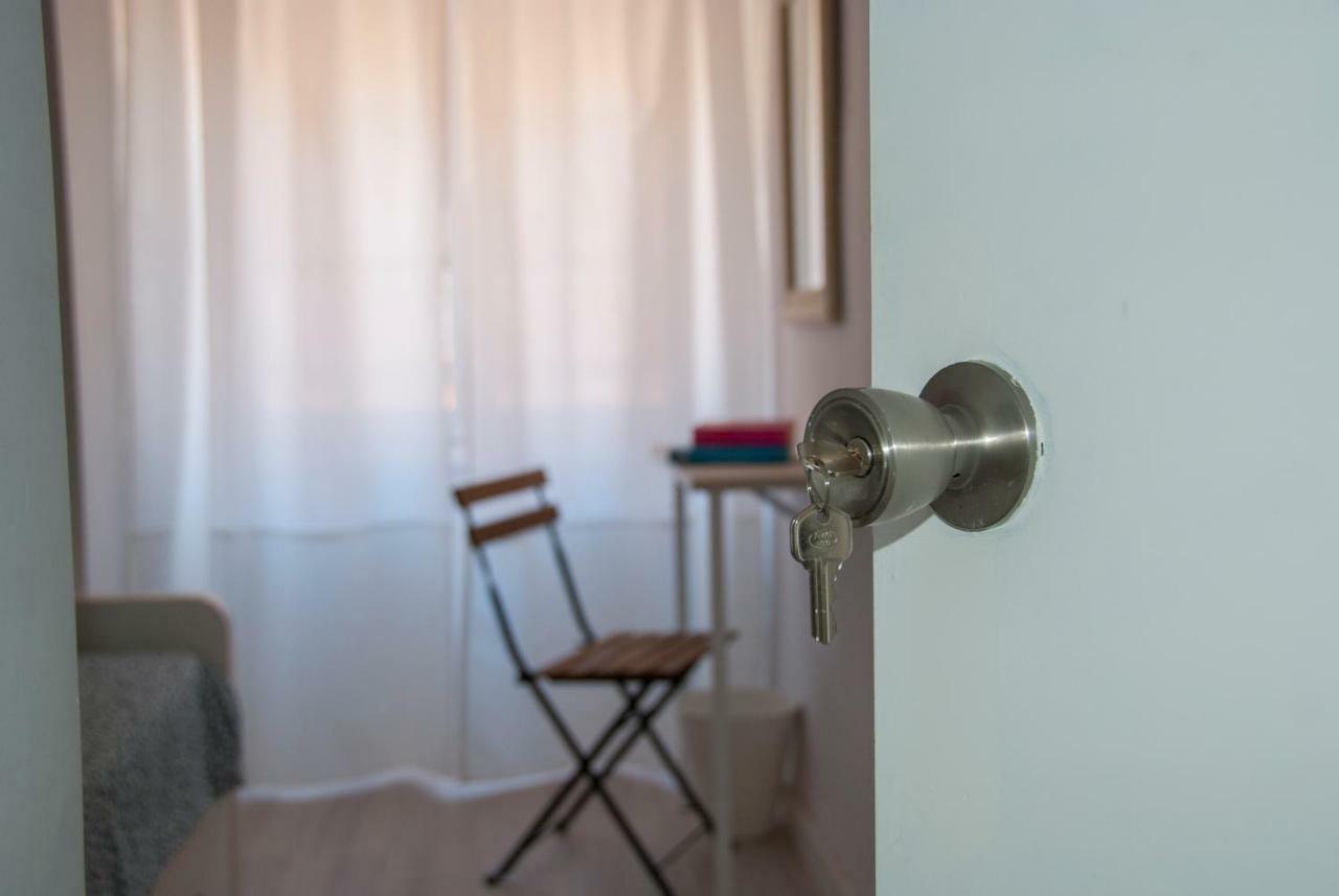 Plaza De Toro Studio Habitación en casa particular Alicante