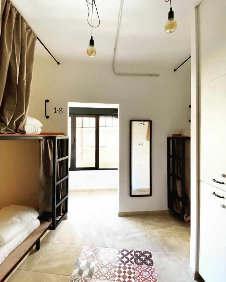 Numero Trece - Free Towels, Coffee & Tea, Remote Check-in (adults Only) Hostel *