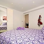 Amazing 3Bd Apt. Beach And Center + Parking