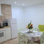 Fantastic 1 Bedroom Apartment With Gallery Cb6Ev