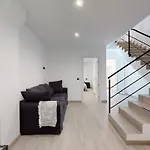 Large & Relaxing City Home