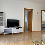 Amplio apartamento con vistas al mar, parking y wifi