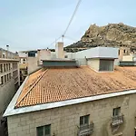 Apto a 1 min de la playa con vistas al Castillo