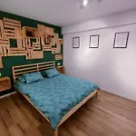 Mas Q Menos