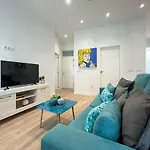 Colorido apartamento en edificio con mucho encanto