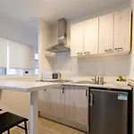 Modern,Cozy And Centric Apartment Next To Beach