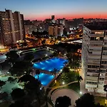 <1 Min Beach, Sea Views, Ac, Wifi, Pool, 3Xtennis