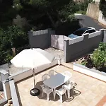 Disfruta de una moderna villa de diseño con vistas al marpiscina privadabq