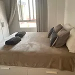 Piso Grande Amplio para grandes grupos 4 Dormitorios 2 baños, 4AC y WIFI