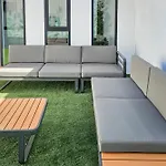 Ro\'S Lil Suites