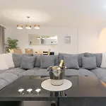 Presidential Suite Villamartin Plaza Av Brisas 67