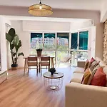 Cosy Flats Luceros