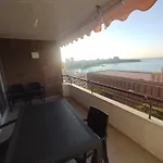 A 50 Metros Del Mar Y En 2 Paradas De Bus Estas En El Centro De Alicante