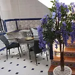 Big Apartment With Unique Patio Near Santa Barbara Castle