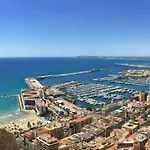 Ático con terraza en el centro de Alicante