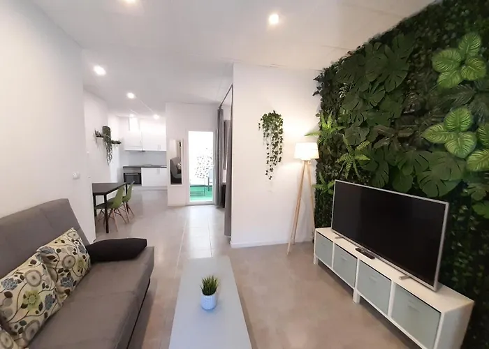 Tropical Garden Apartment