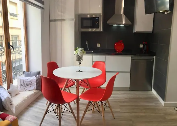 Apartamento de diseño céntrico a 5 min de playa (1º)