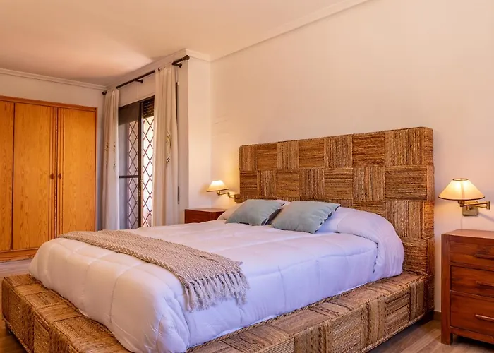 Gran Chalet céntrico con piscina y bbq privada a 5 minutos playa