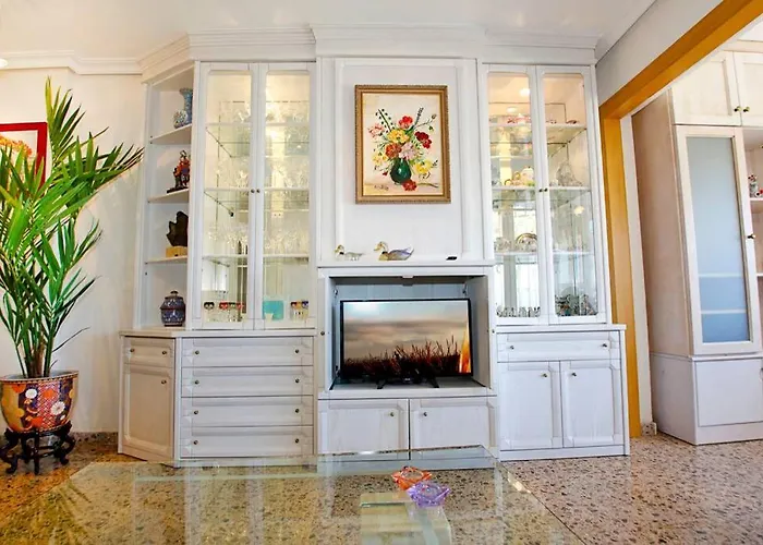 Garden Apartment With Pool And Ac