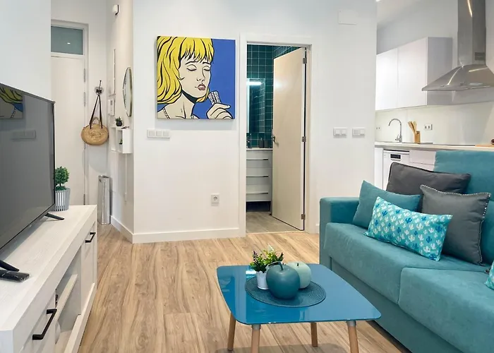 Colorido apartamento en edificio con mucho encanto