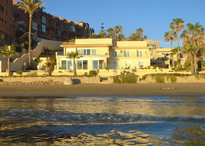 Extraordinario apartamento a pie de playa Chalet Roquetes
