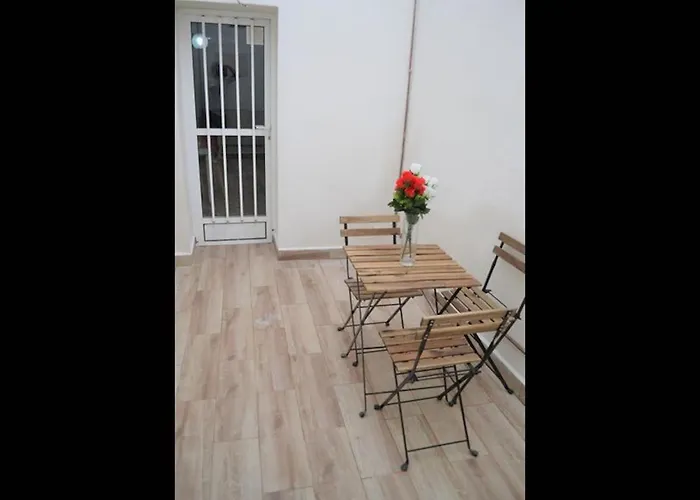Exceptional Fully Refurbished With Stunning Bathroom 1 Bed Apartment