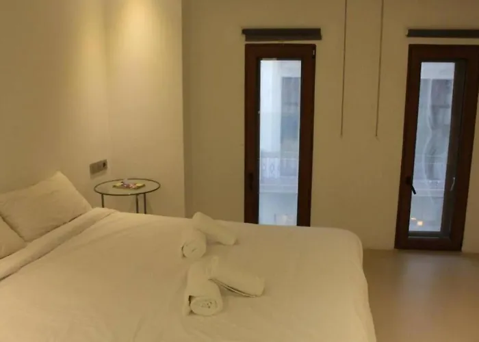 LovelyLoft San Fernando 13