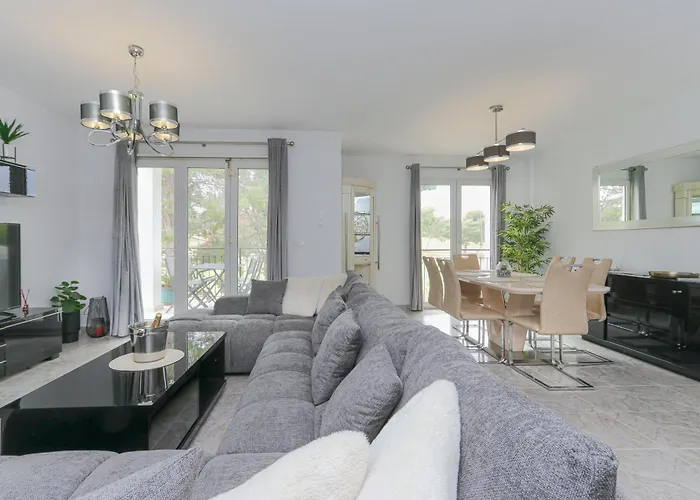Presidential Suite Villamartin Plaza Av Brisas 67