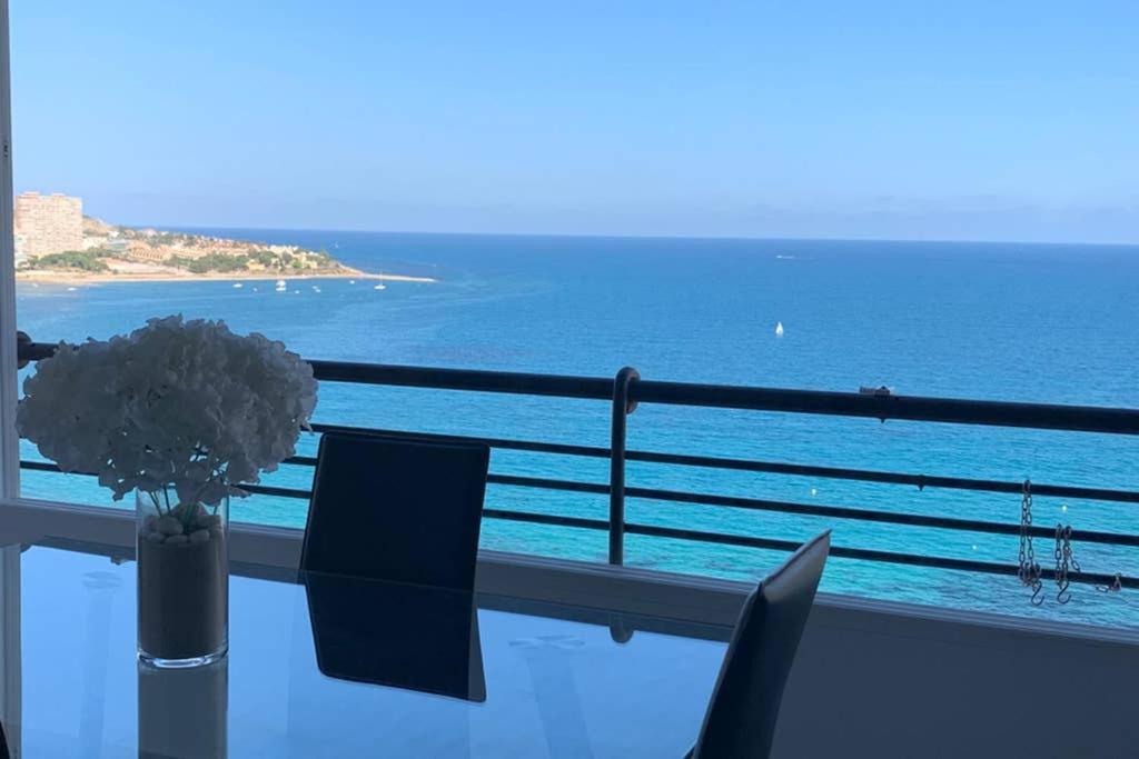 Apartamento Playa Albufereta. Espectaculares Vistas Al Mar.