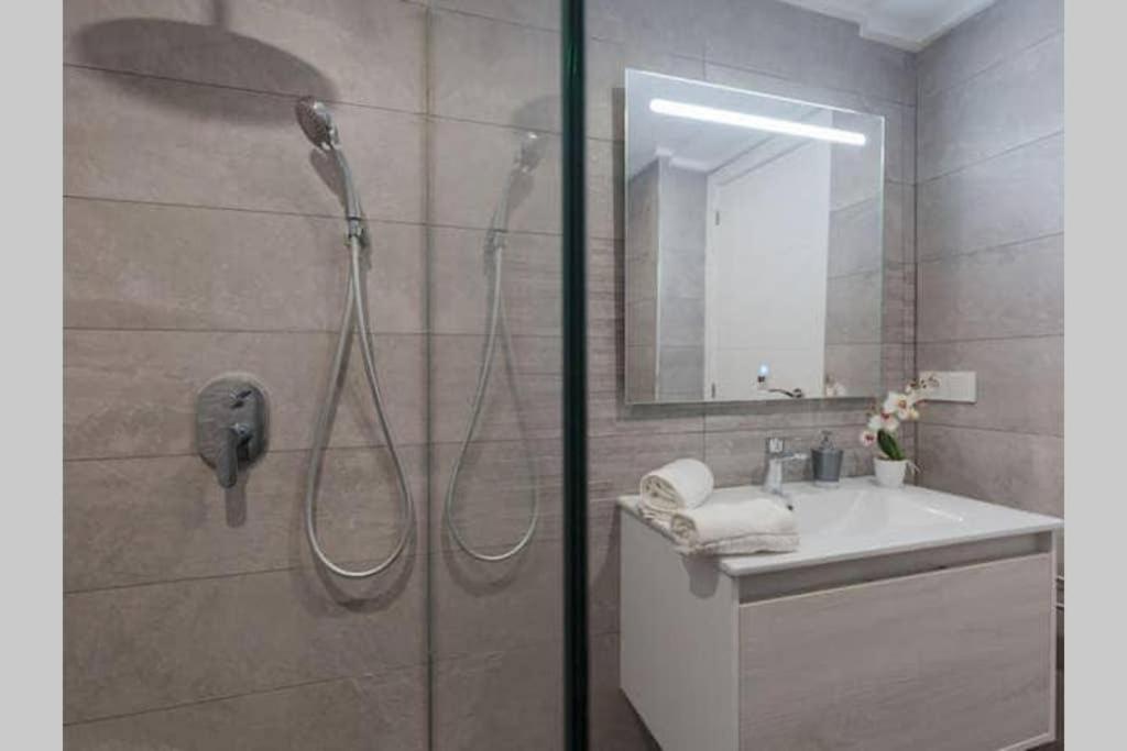 Apartamento Playa Albufereta. Espectaculares Vistas Al Mar.