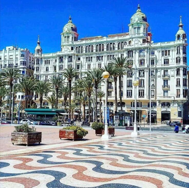 Centre ,plage Et Quartier Animé,wifi Clim Alicante