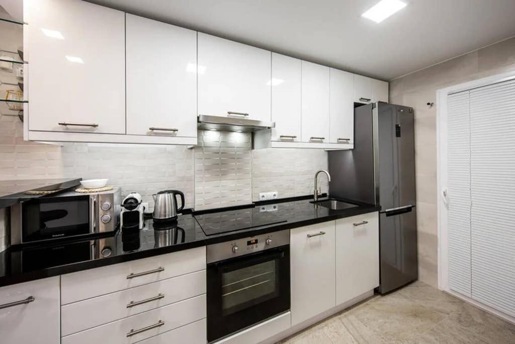 Sea View Apartment *