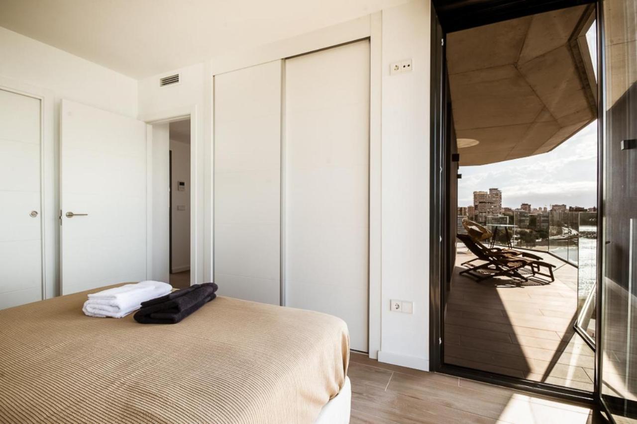Modern Sea Front Sea Water Apartamento *