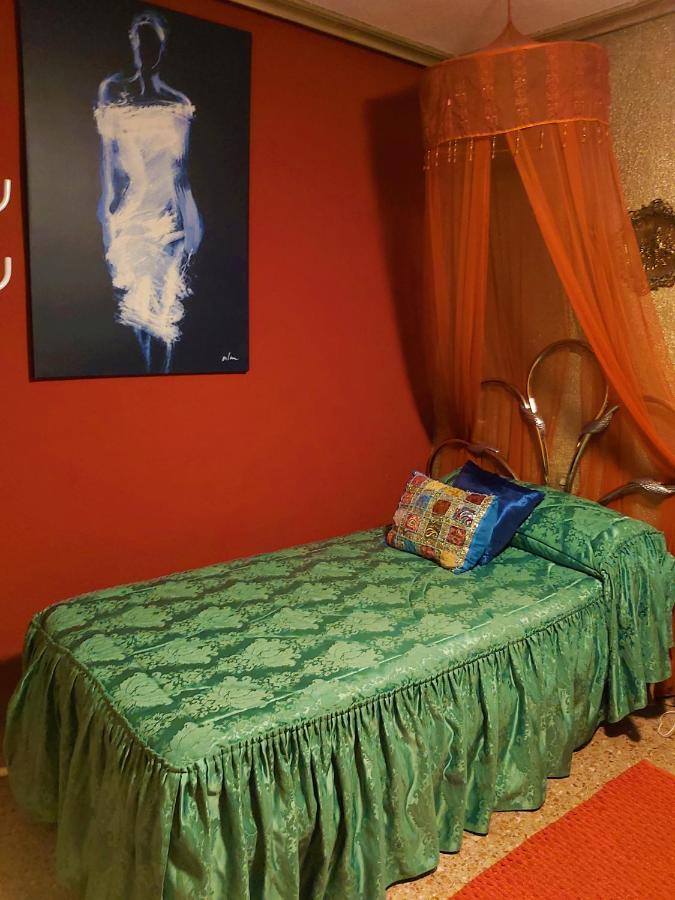Homestay And Gayfriendly