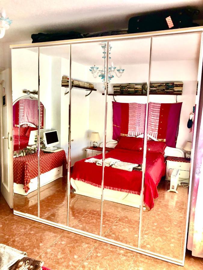 Mirror Centro Homestay Alicante