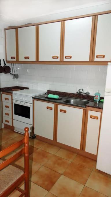Apartment Квартира Для Семьи, 85 М, 20 Мин К Морю, 24 Часа Парковка *